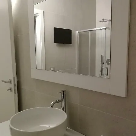 Gatto Bianco Duchessa